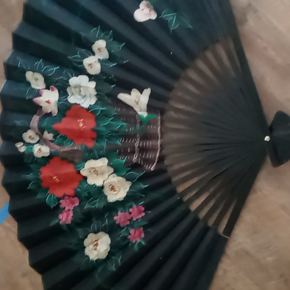 Giant Vintage Oriental look, handpainted silk and bamboo fan